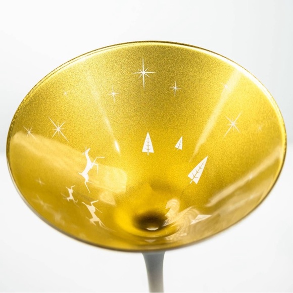 Wonderland White Martini 8.5oz (Set of 2) - Picture 4 of 6